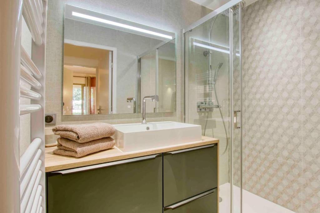Appartement Piscine Tennis Acces Prive Plage Joia ซานารี-ซูร์-แมร์ ภายนอก รูปภาพ